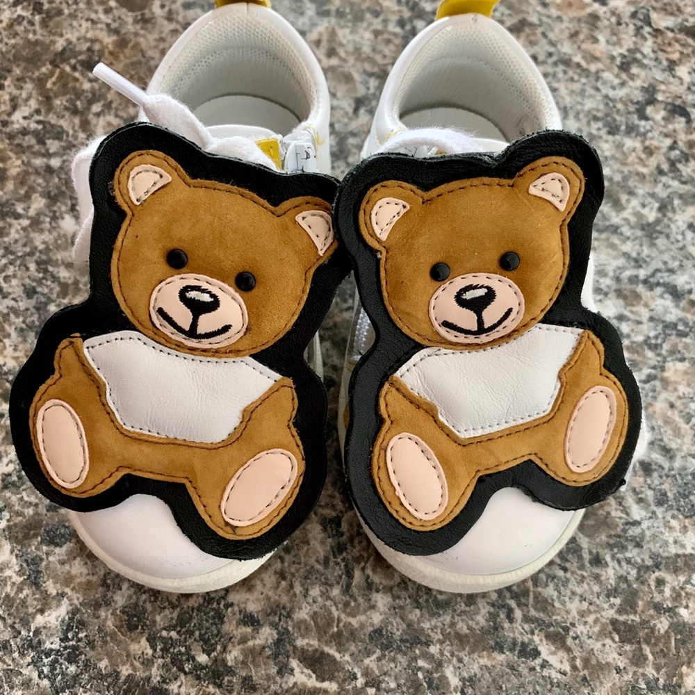 Moschino Toddler Teddy Leather Sneakers - Picture 2 of 6